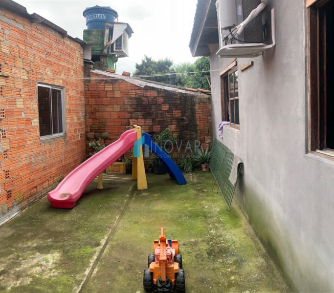 Casa 2 dormitórios no bairro Niterói