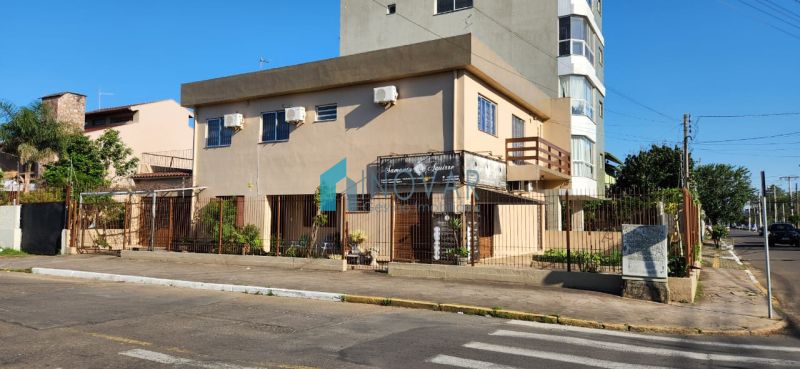 Sobrado 3 dormitórios no bairro Niterói