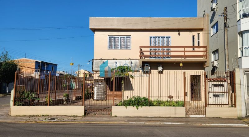 Sobrado 3 dormitórios no bairro Niterói