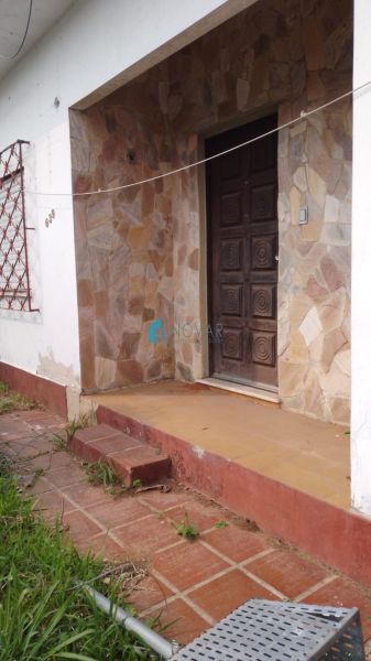 Casa 2 dormitórios no bairro São Luis