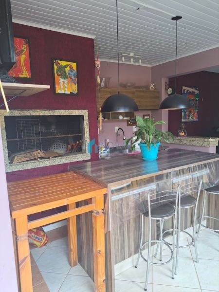 Sobrado 4 dormitórios no bairro Fátima