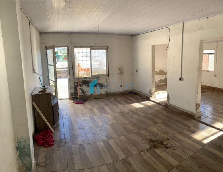 Casa 2 dormitórios no bairro Niterói - 