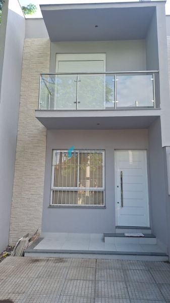 Sobrado 2 dormitórios no bairro Nossa Senhora das Graças