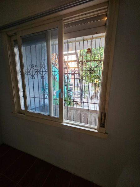 Sobrado 4 dormitórios no bairro Protásio Alves