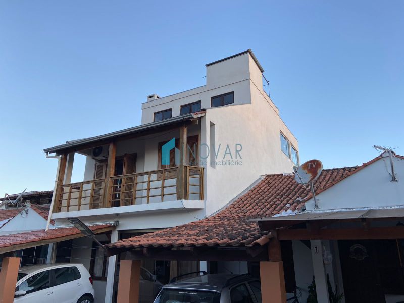 Sobrado 4 dormit&oacute;rios no bairro Centro