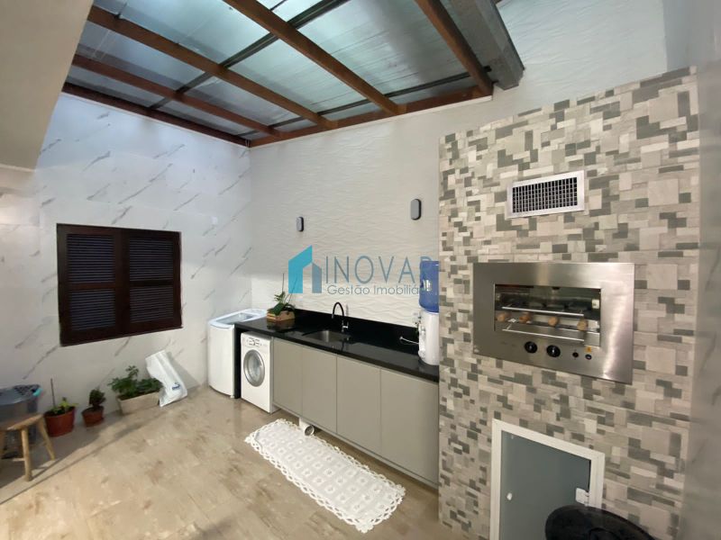 Sobrado 4 dormit&oacute;rios no bairro Centro