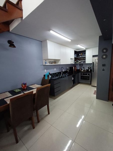 Sobrado 2 dormit&oacute;rios no bairro Niterói