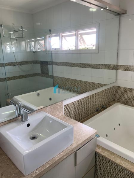 Sobrado 3 dormit&oacute;rios no bairro Bela Vista