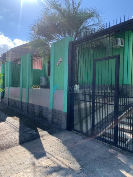 Casa 2 dormit&oacute;rios no bairro Moinhos de Vento