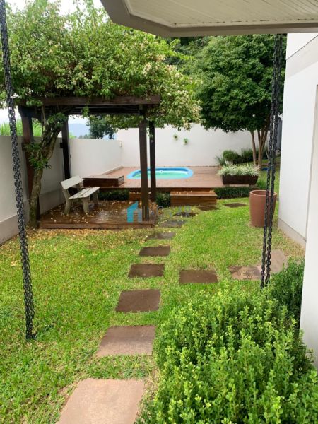 Casa 3 dormit&oacute;rios no bairro Centro