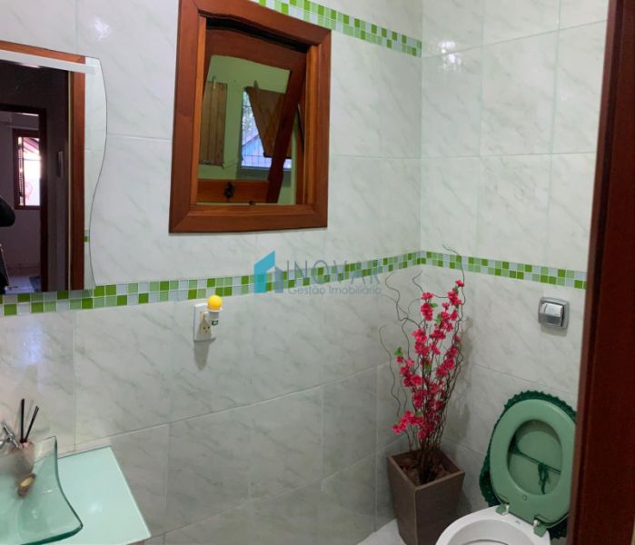 Casa 3 dormit&oacute;rios no bairro Niterói