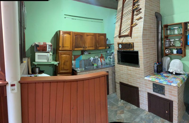 Casa 3 dormit&oacute;rios no bairro Niterói