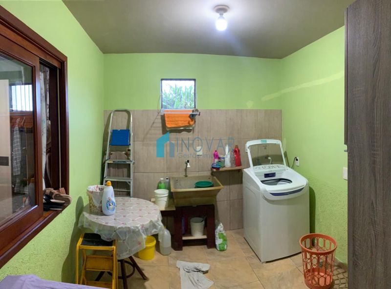 Casa 3 dormit&oacute;rios no bairro Niterói