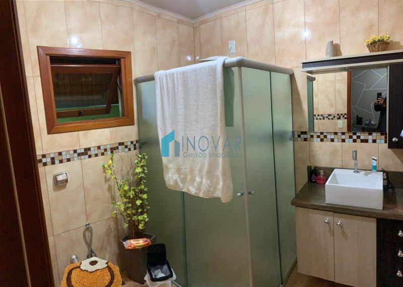 Casa 3 dormit&oacute;rios no bairro Niterói