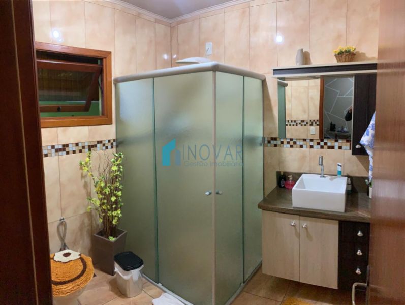 Casa 3 dormit&oacute;rios no bairro Niterói