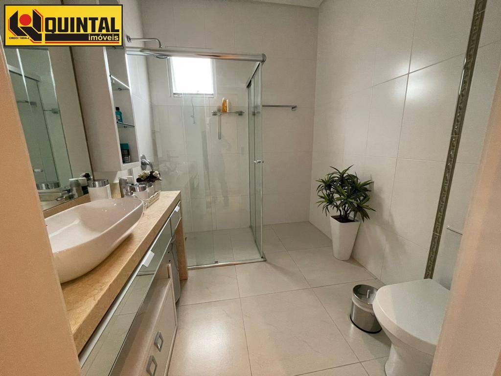 Apartamento 3 dormitórios no bairro Barra