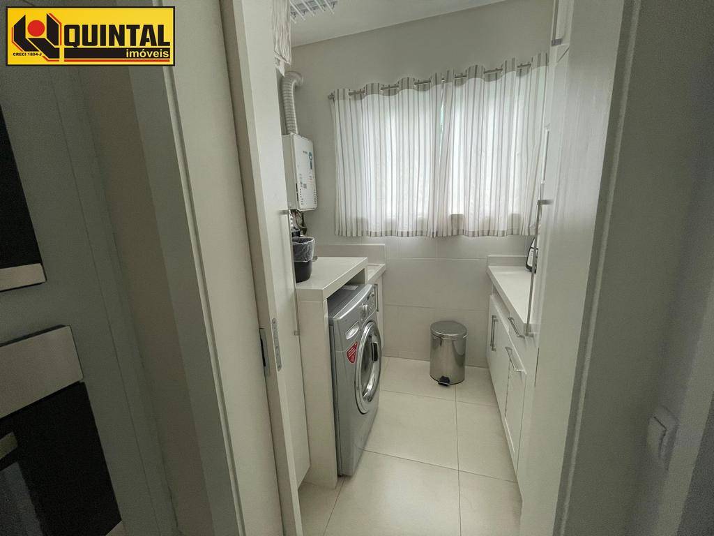 Apartamento 3 dormitórios no bairro Barra