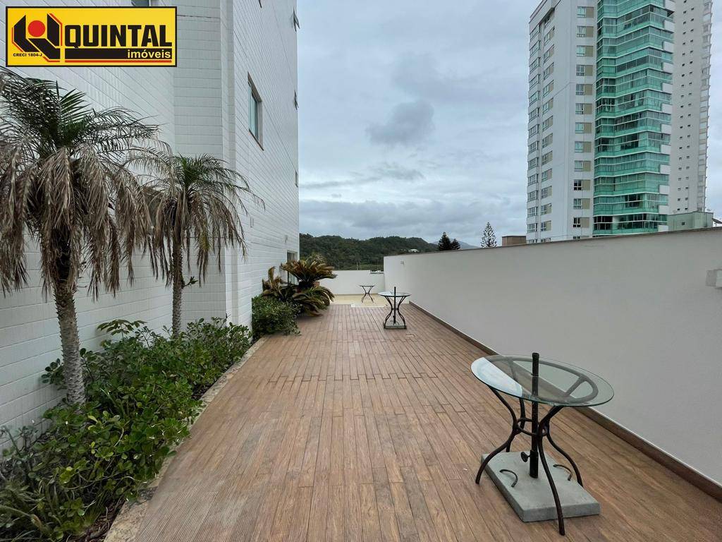 Apartamento 3 dormitórios no bairro Barra