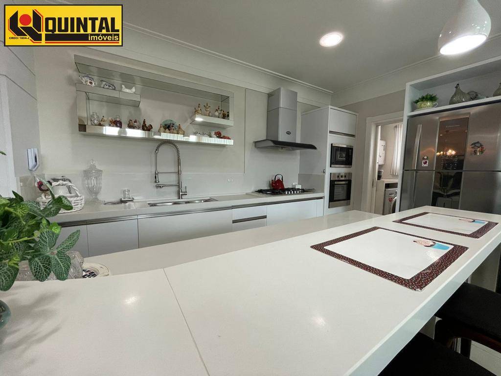 Apartamento 3 dormitórios no bairro Barra