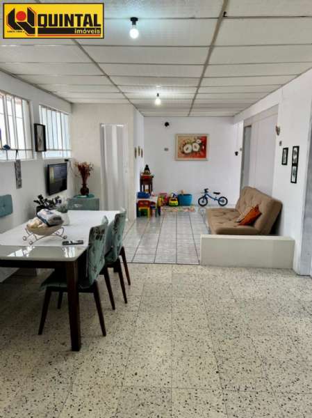Casa Residencial 6 dormitórios no bairro Garcia