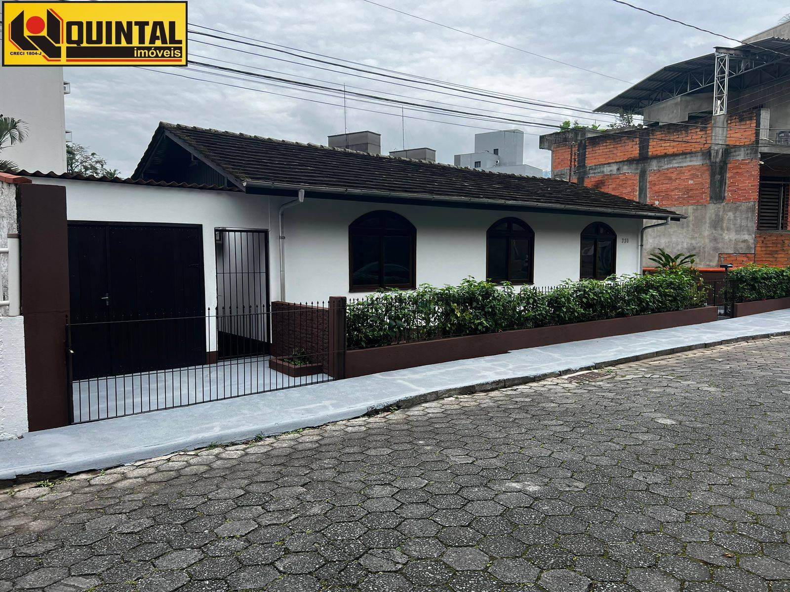 Casa Residencial 2 dormitórios  no bairro Garcia em Blumenau - Quintal Imóveis - Imóveis em Blumenau e região