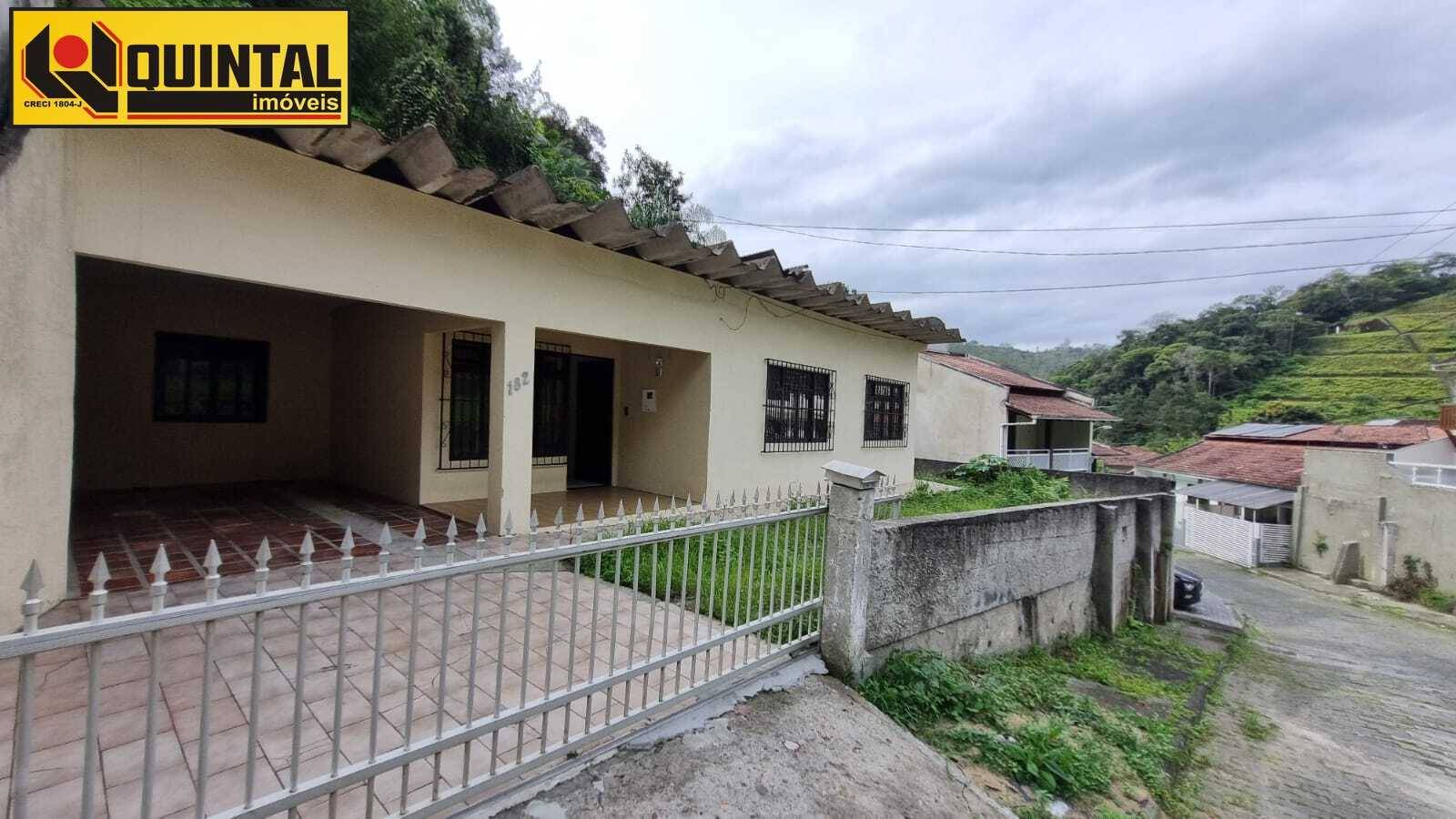 Casa Residencial 3 dormitórios  no bairro Glória em Blumenau - Quintal Imóveis - Imóveis em Blumenau e região