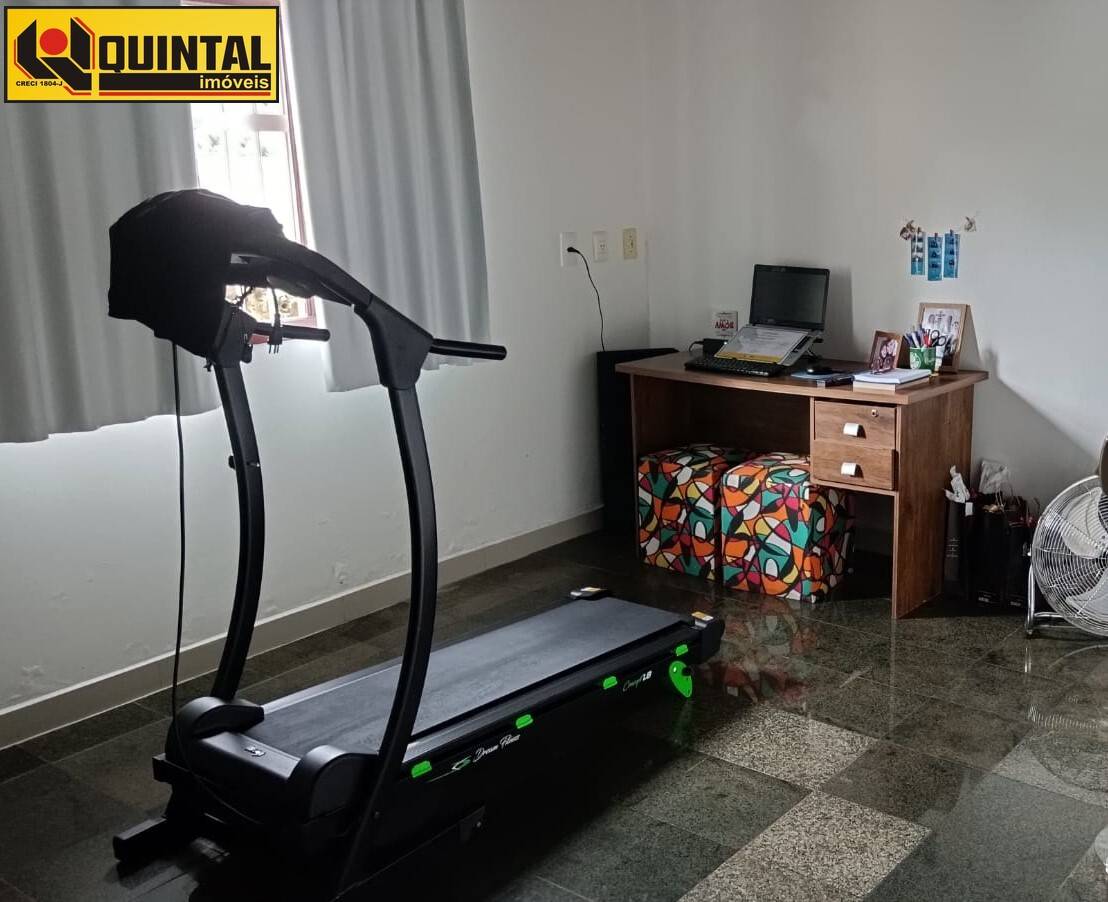 Casa Residencial 3 dormitórios no bairro Glória