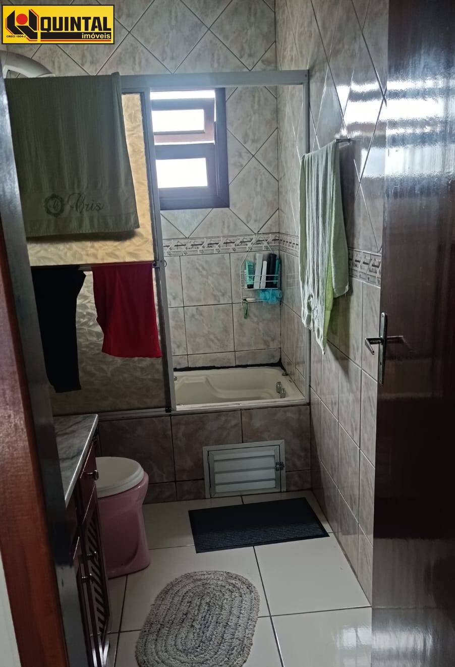 Casa Residencial 3 dormitórios no bairro Glória