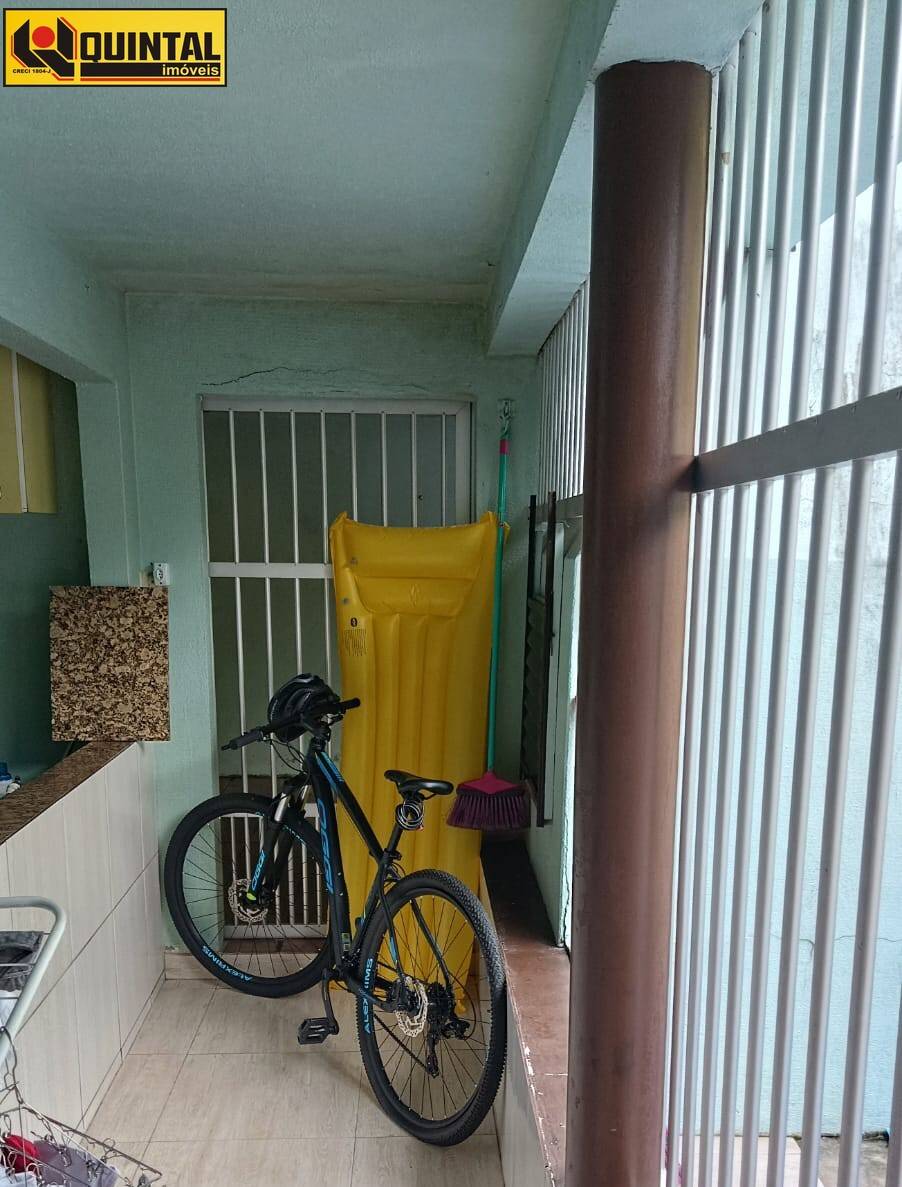Casa Residencial 3 dormitórios no bairro Glória