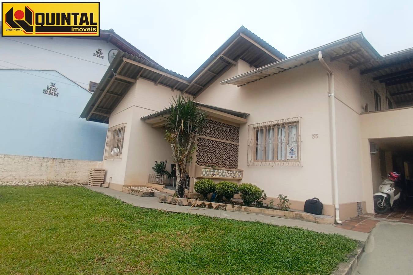 Casa Residencial 5 dormitórios no bairro Garcia