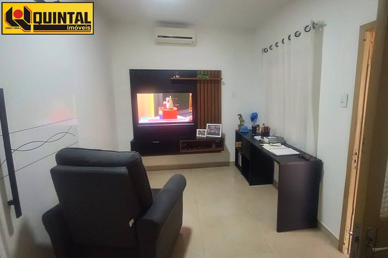 Casa Residencial 5 dormitórios no bairro Garcia