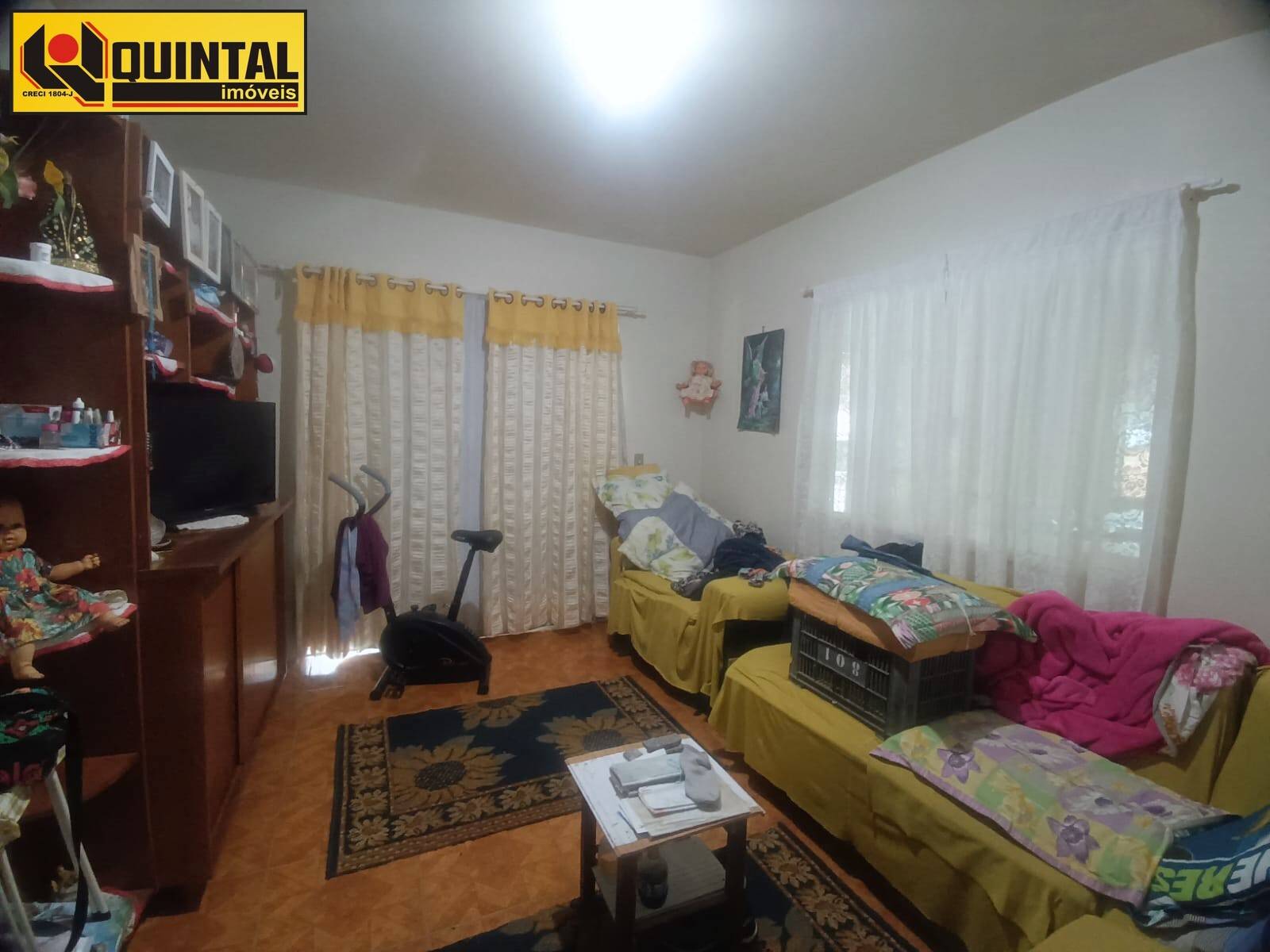 Casa Residencial 6 dormitórios no bairro Valparaíso