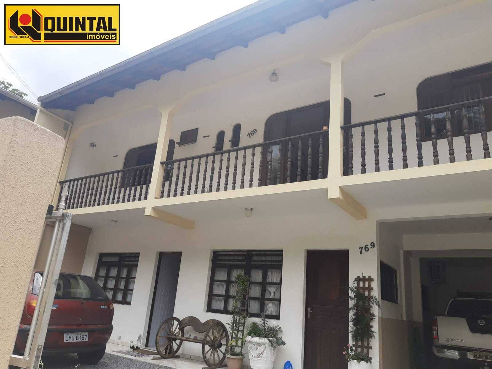 Casa Residencial 8 dormitórios  no bairro Glória em Blumenau - Quintal Imóveis - Imóveis em Blumenau e região