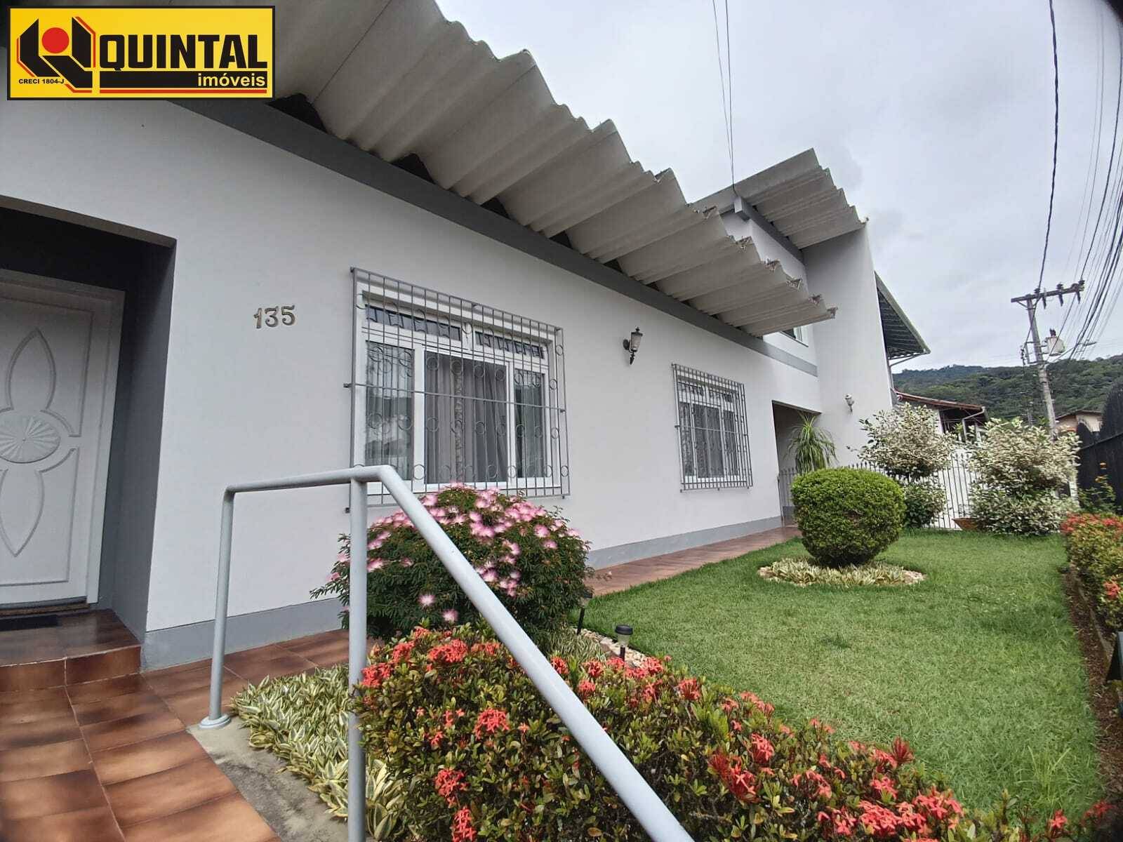 Casa Residencial 3 dormitórios no bairro Garcia