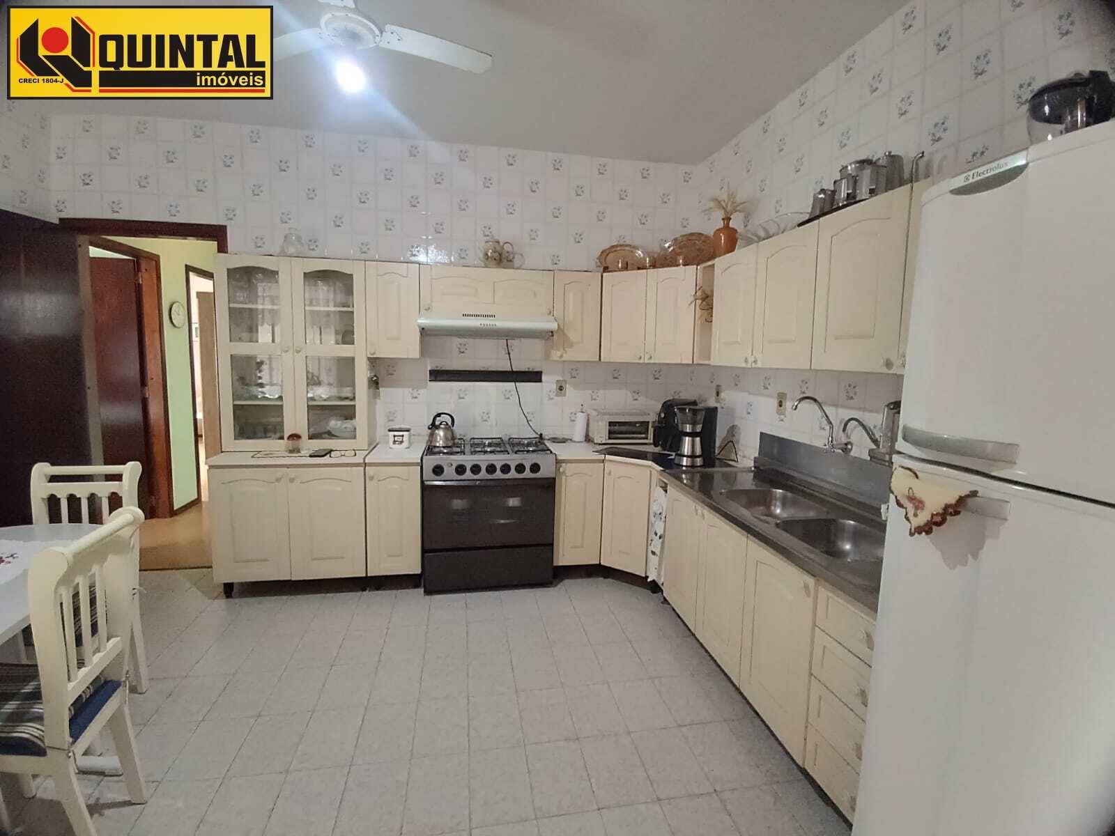 Casa Residencial 3 dormitórios no bairro Garcia