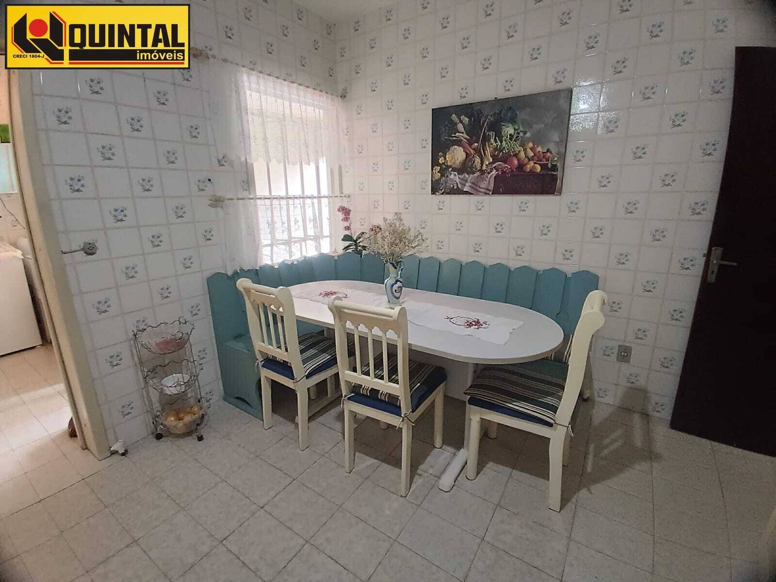 Casa Residencial 3 dormitórios no bairro Garcia