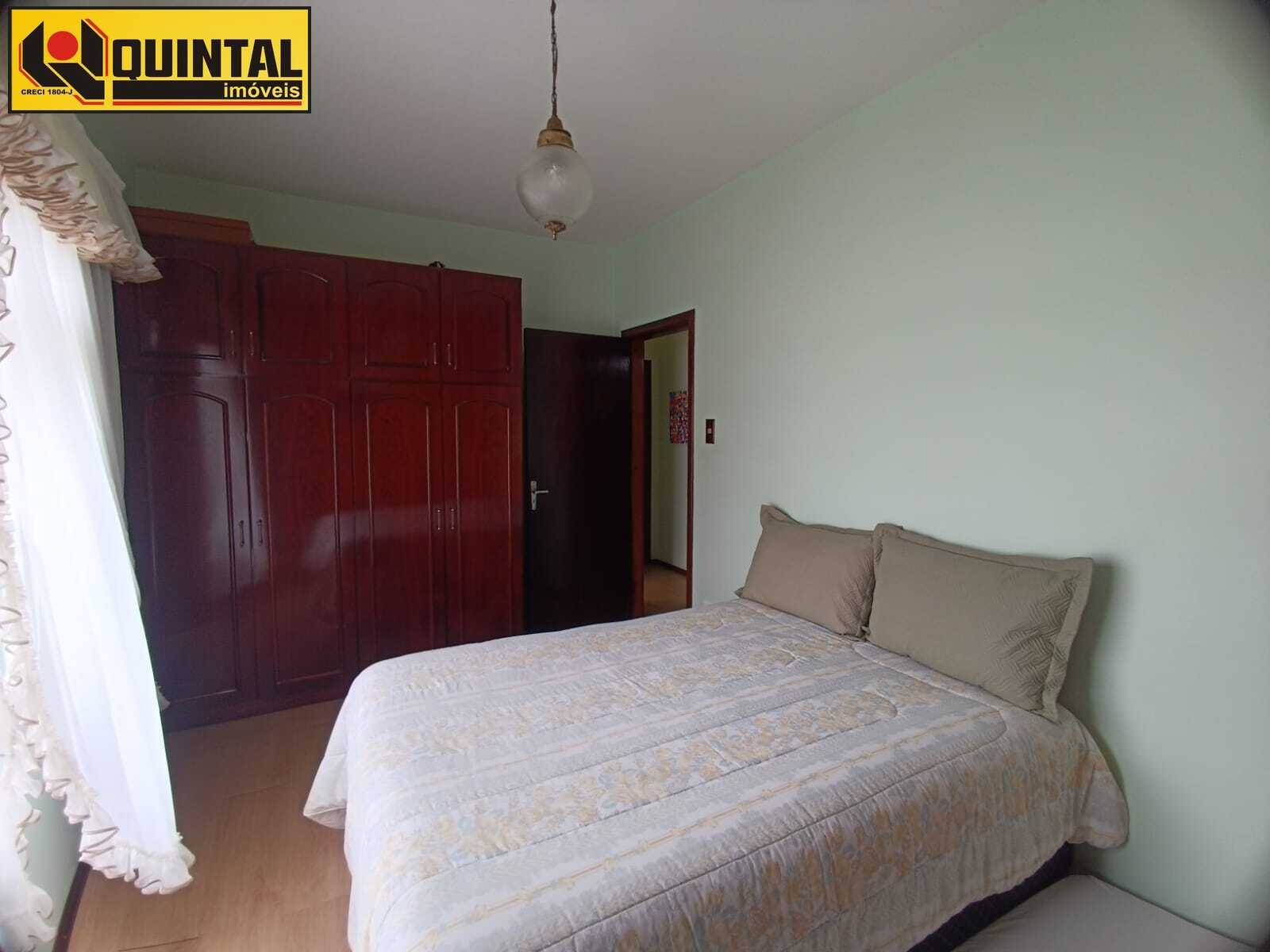 Casa Residencial 3 dormitórios no bairro Garcia