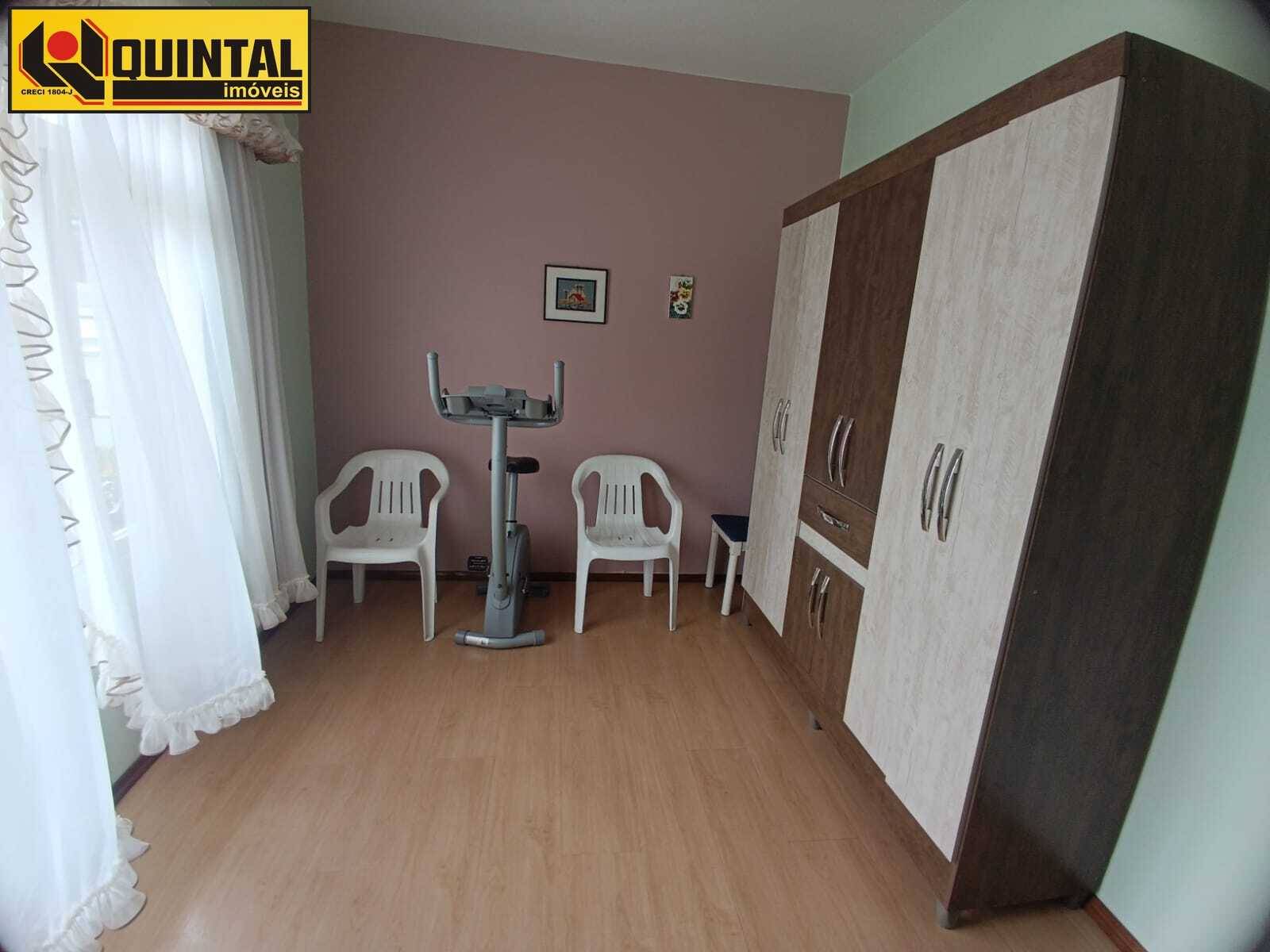 Casa Residencial 3 dormitórios no bairro Garcia