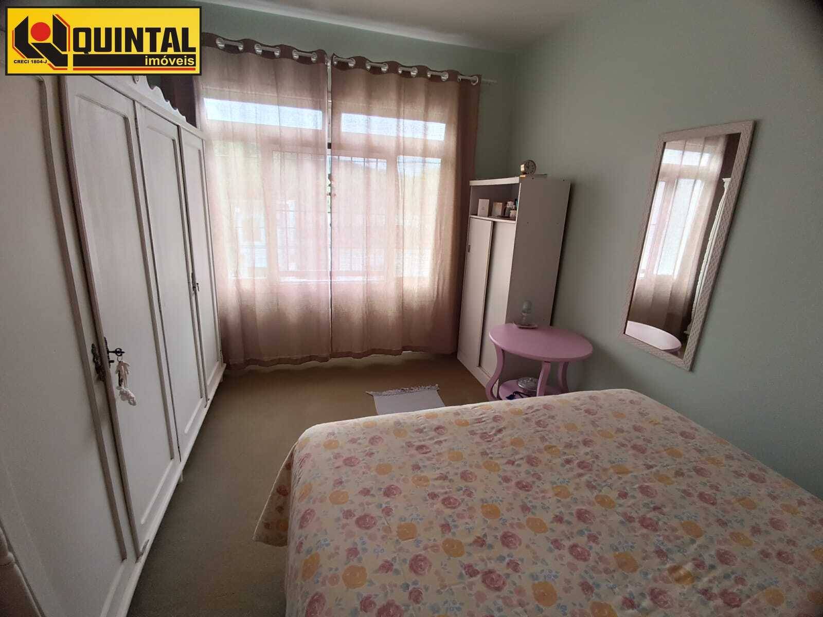 Casa Residencial 3 dormitórios no bairro Garcia