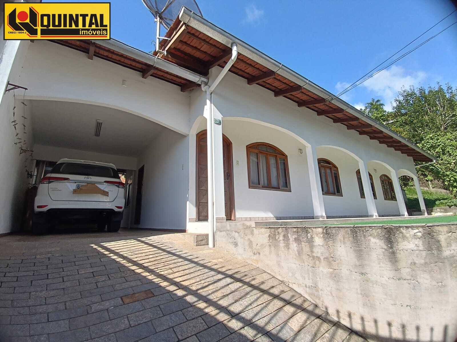 Casa Residencial 4 dormitórios  no bairro Progresso em Blumenau - Quintal Imóveis - Imóveis em Blumenau e região