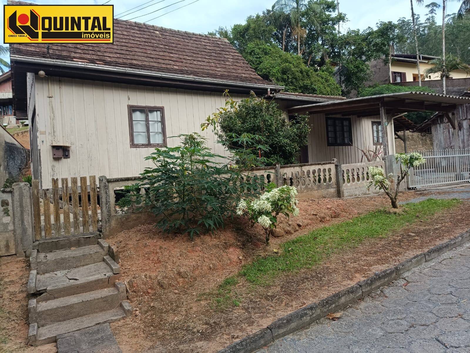 Casa Residencial 4 dormitórios no bairro Glória