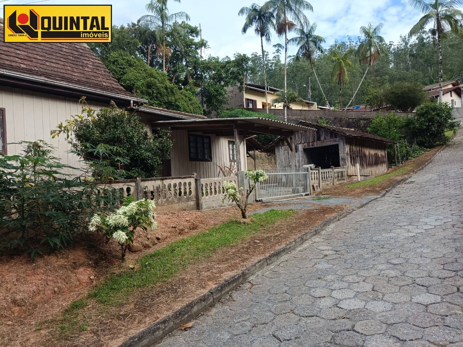 Casa Residencial 4 dormitórios no bairro Glória