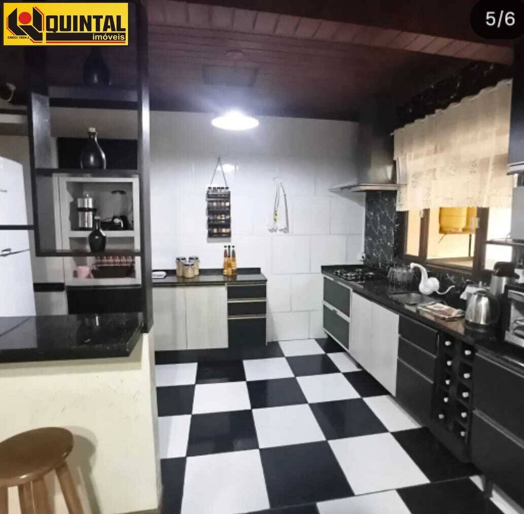 Casa Residencial 3 dormitórios no bairro Valparaíso