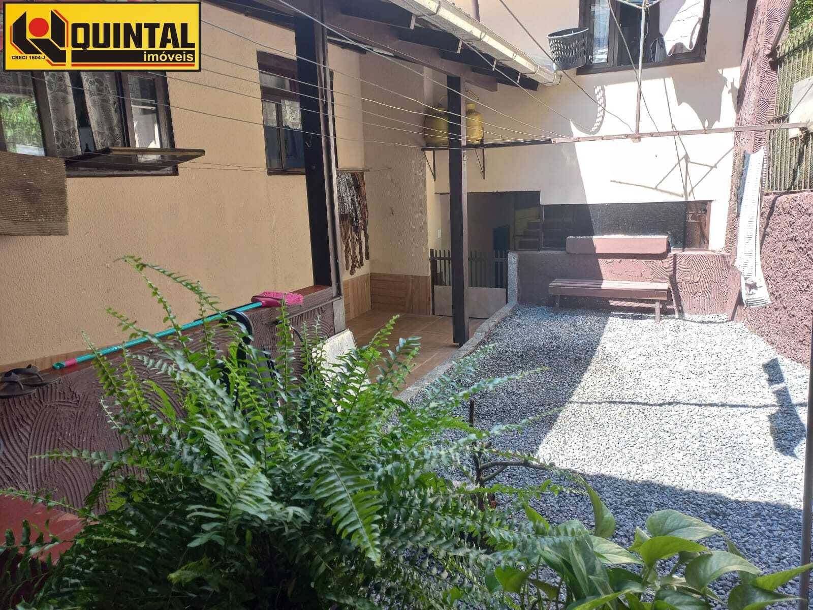 Casa Residencial 3 dormitórios no bairro Valparaíso