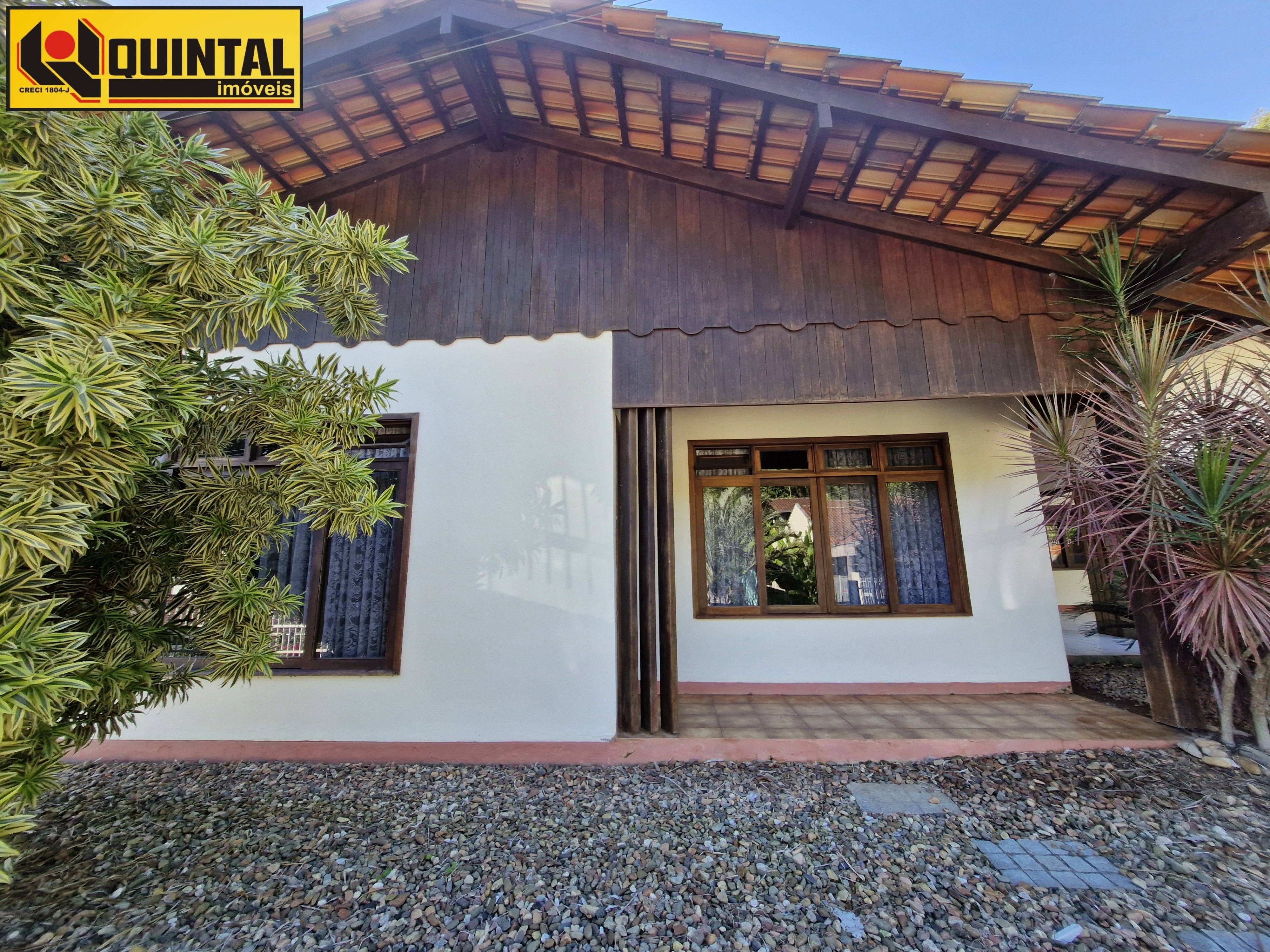 Casa Residencial 3 dormitórios no bairro Garcia