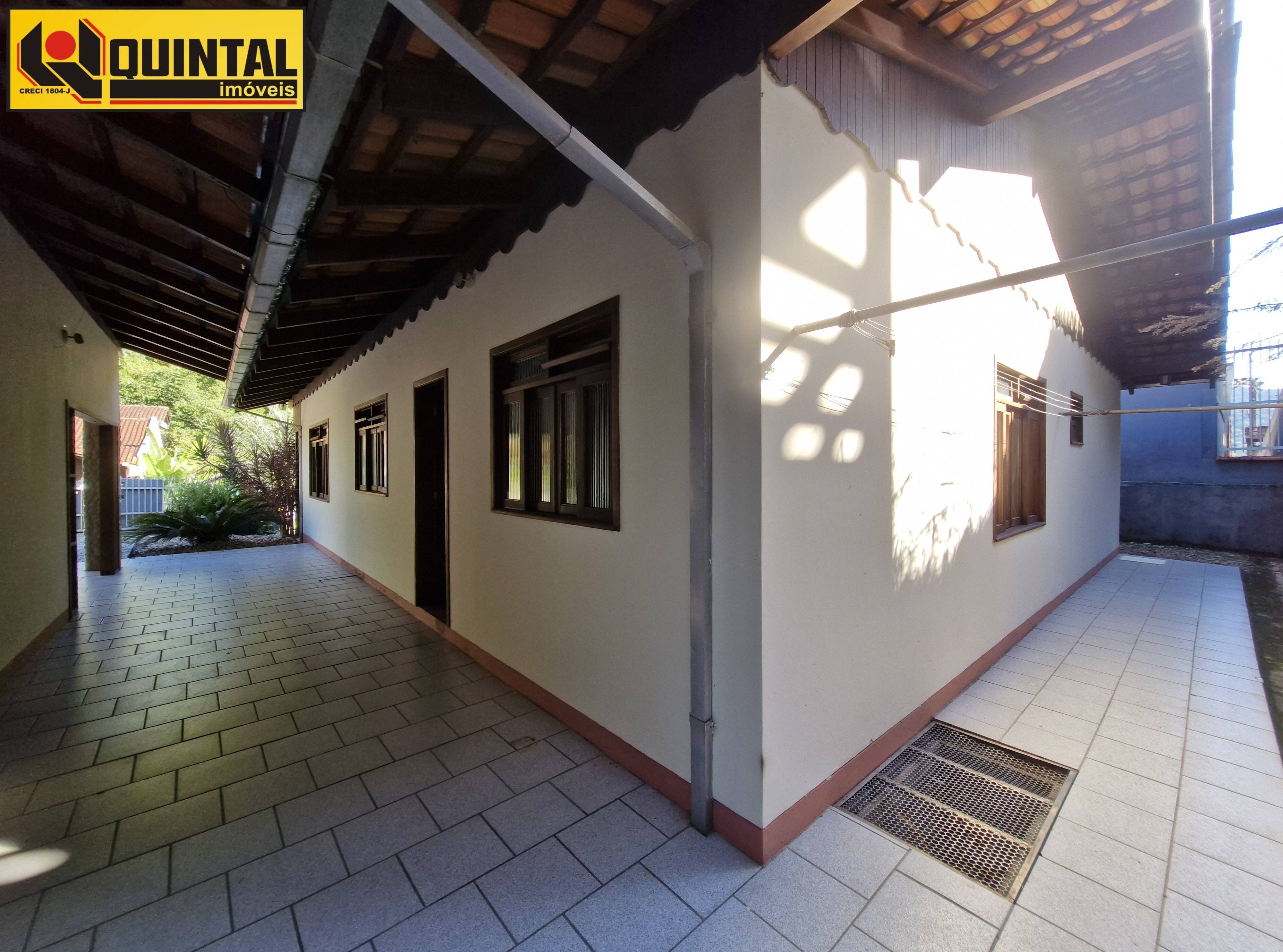 Casa Residencial 3 dormitórios no bairro Garcia
