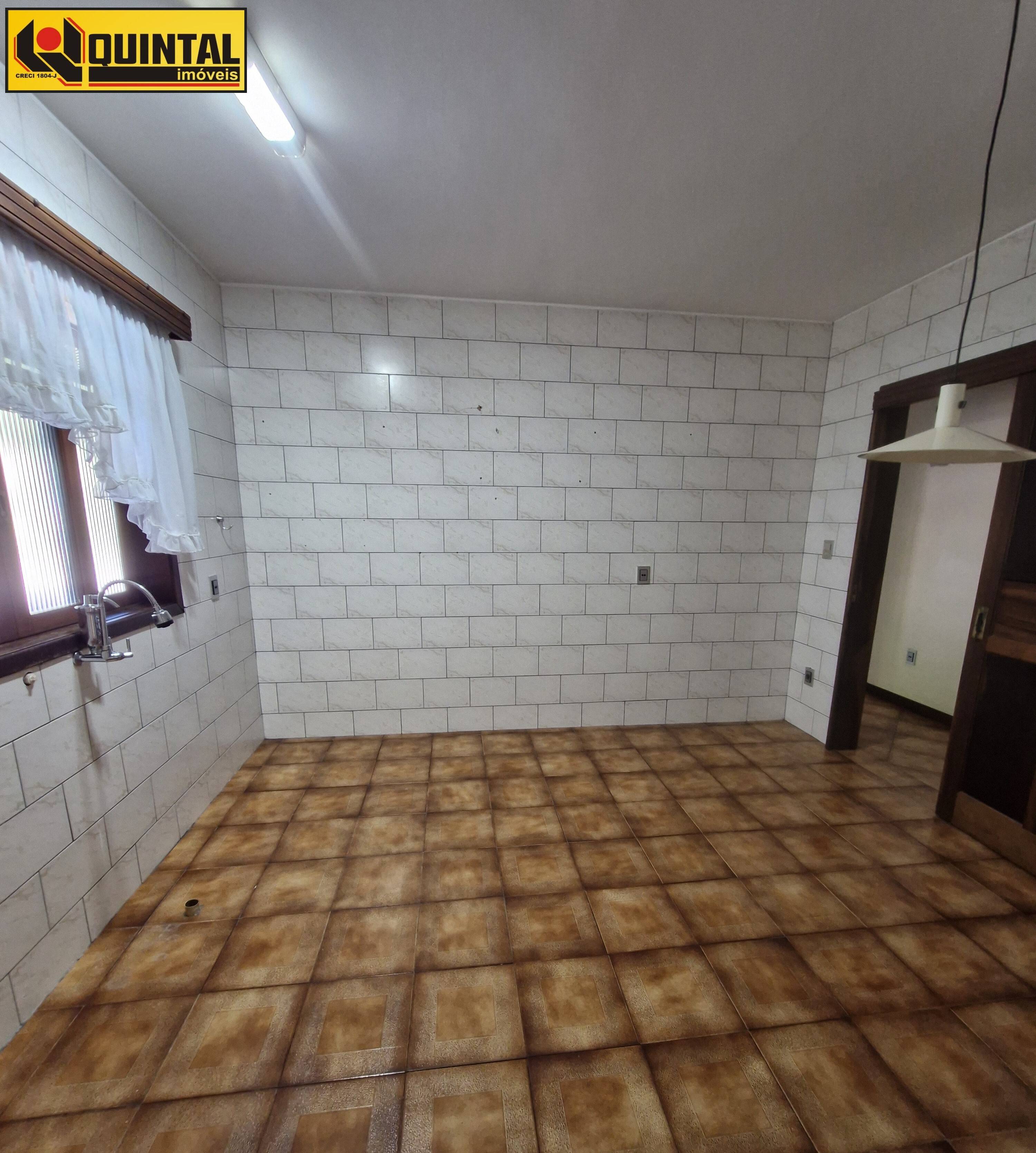 Casa Residencial 3 dormitórios no bairro Garcia