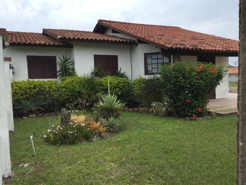 Casa 3 quarto(s)  no Centro
