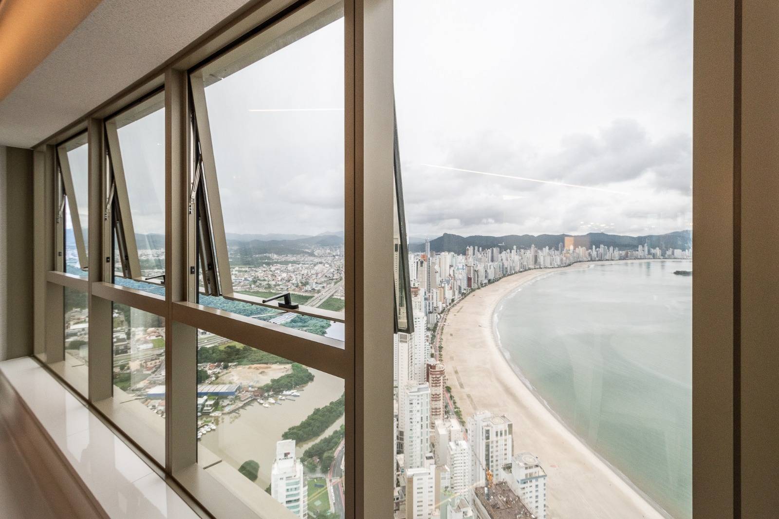 Yachthouse Residence - Andar Alto