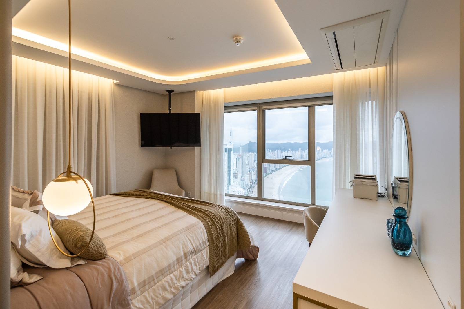 Yachthouse Residence - Andar Alto